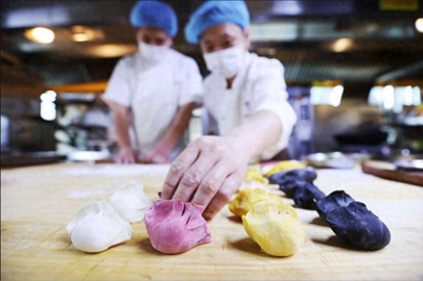 备货2000斤饺子迎立冬 老字激活立冬“暖经济”